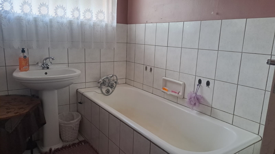 4 Bedroom Property for Sale in Universitas Free State